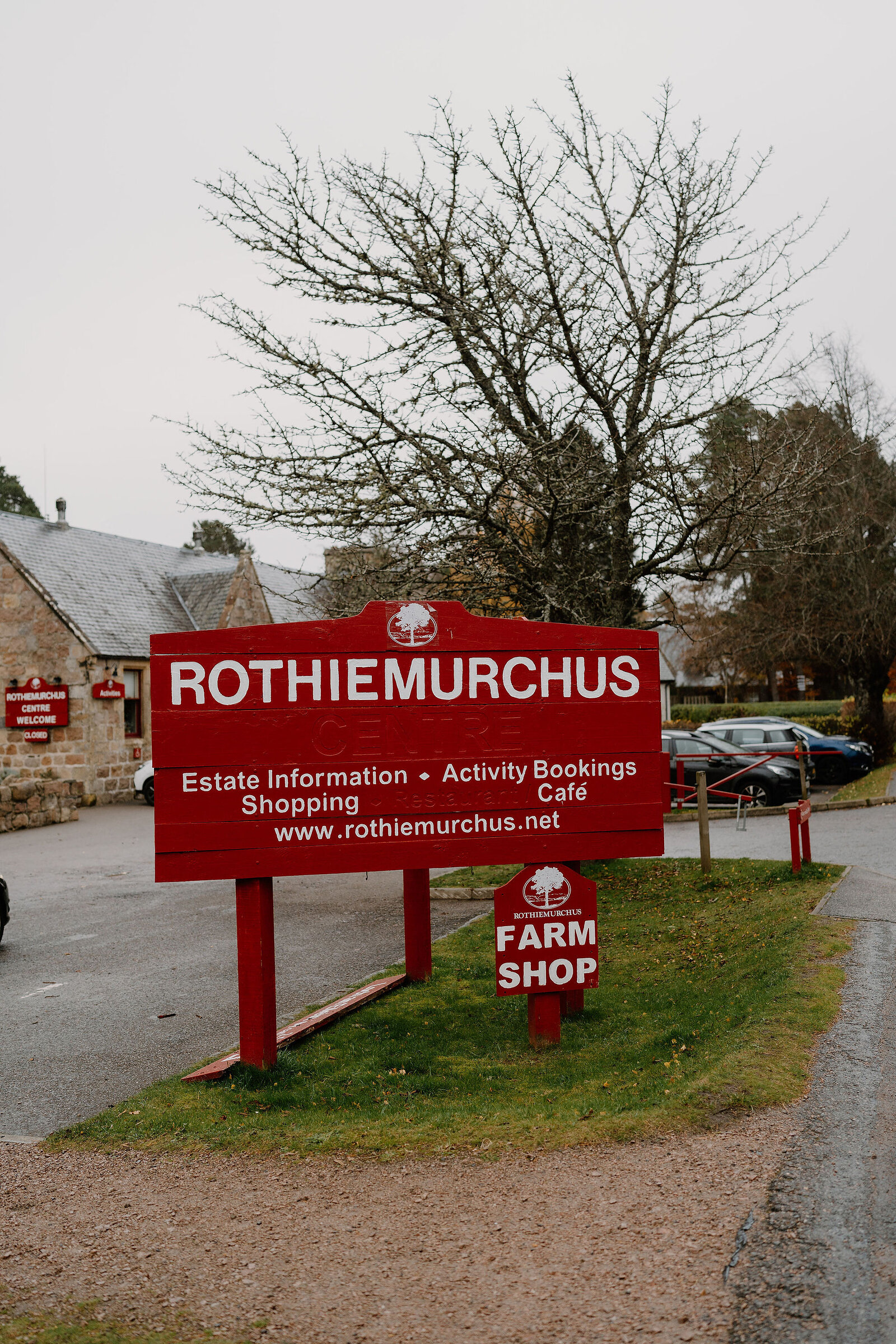 The red Rothiemurchus sign at the centre, listing the estate's shopping and café.