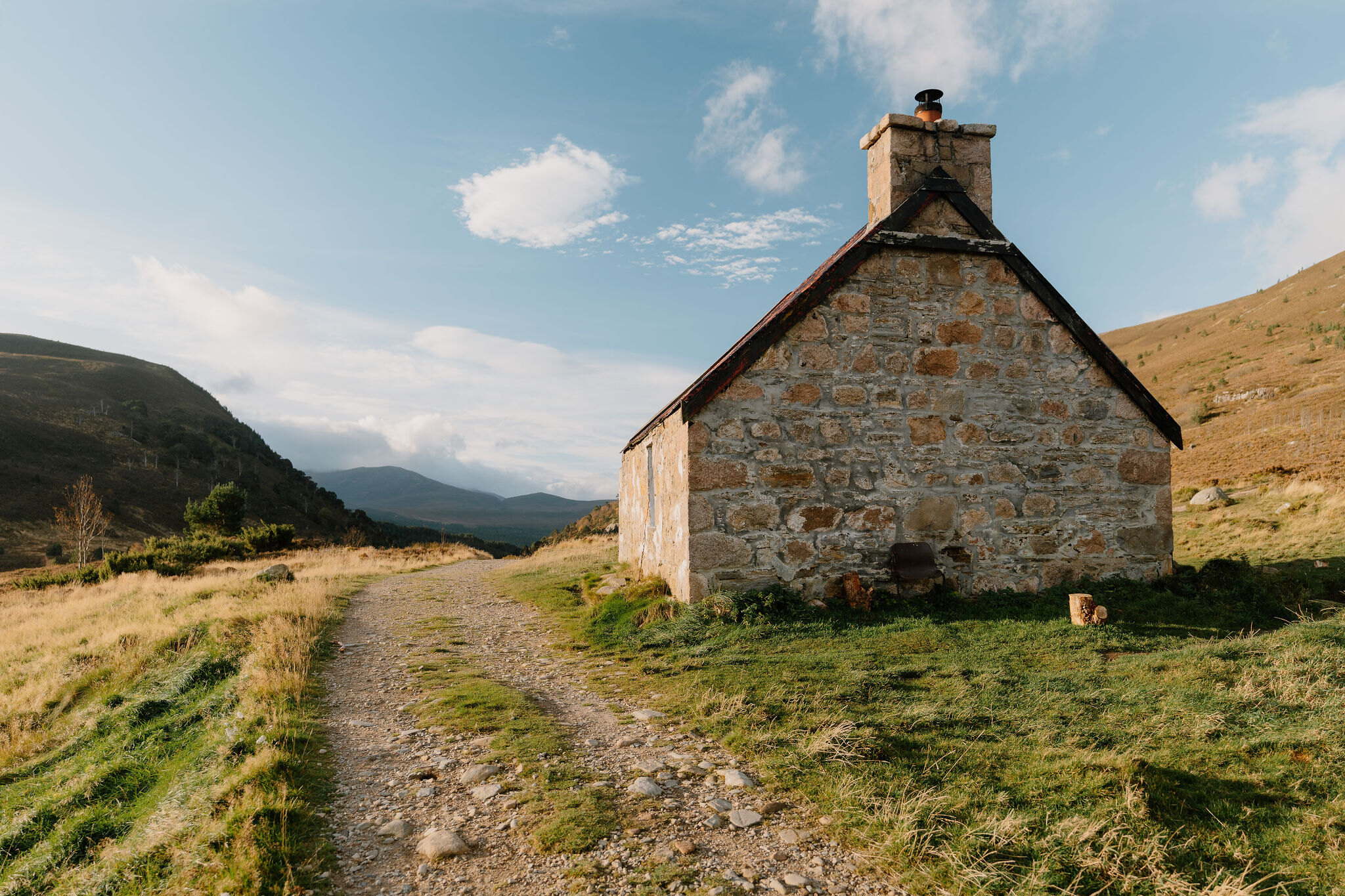 A walk to Ryvoan Bothy by the Green Lochan