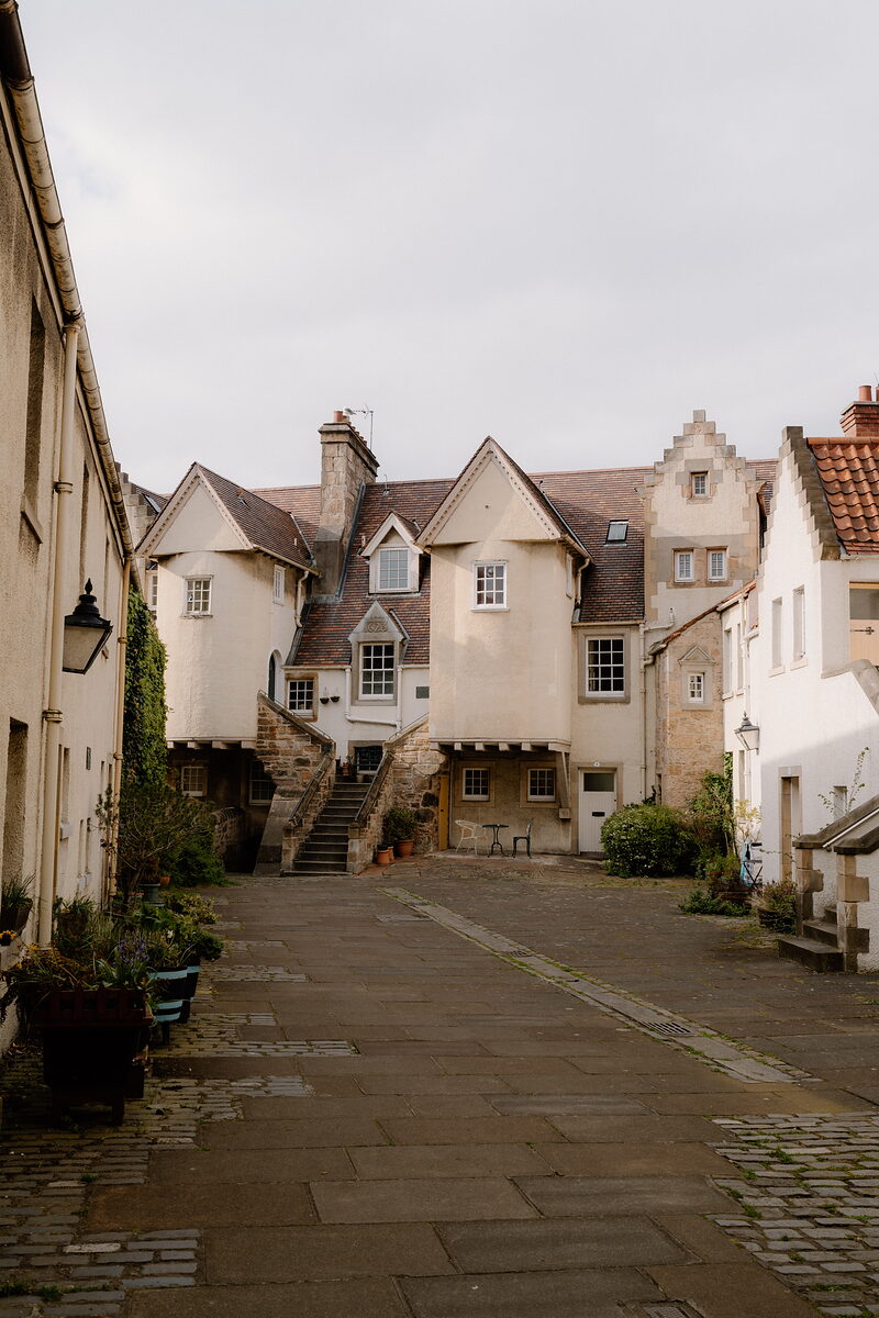 White Horse Close