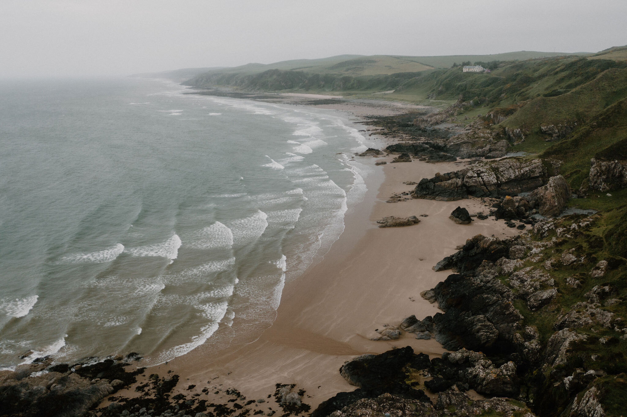 Killantringan Bay and its lighthouse
