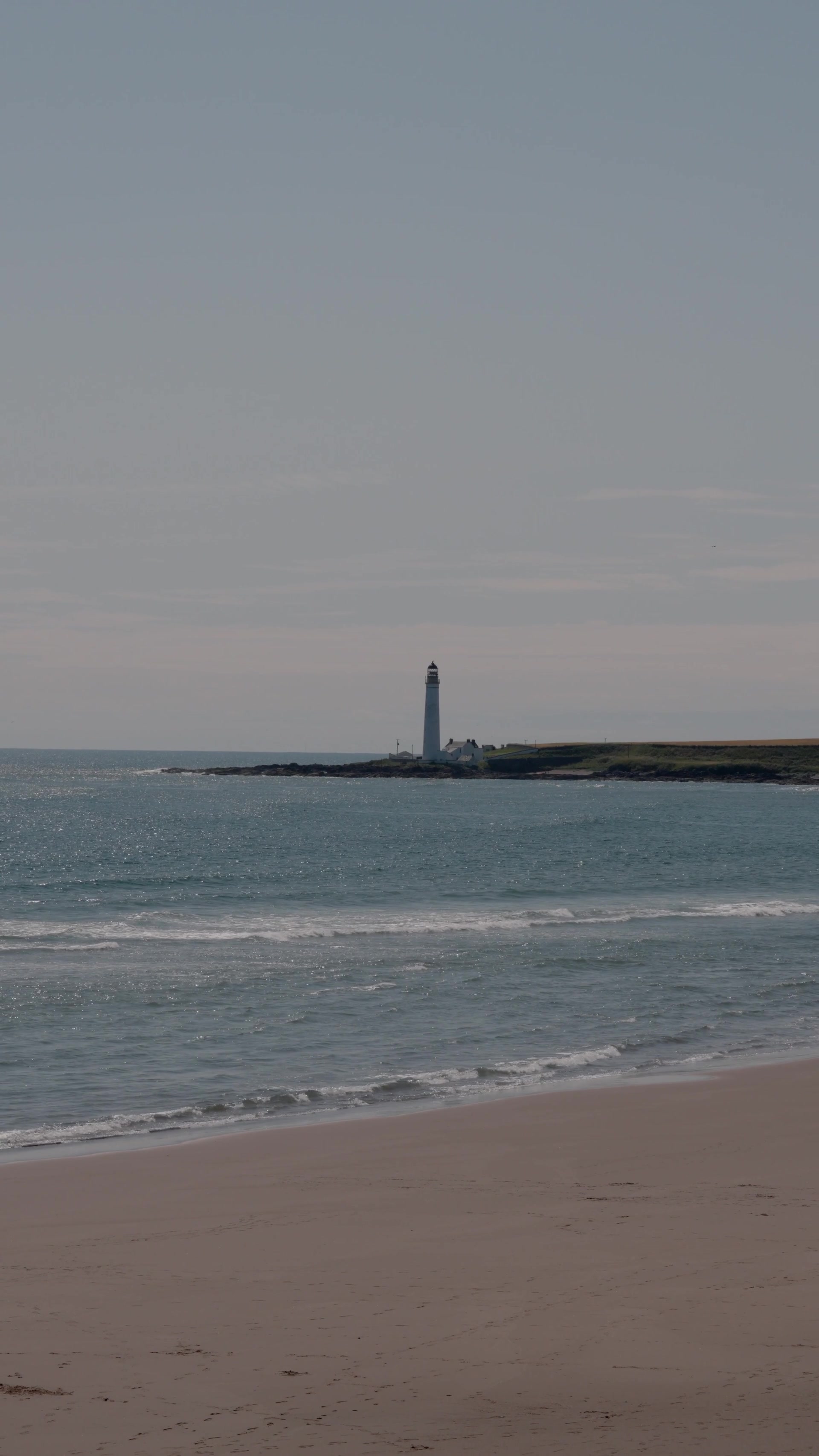 A walk to Scurdie Ness lighthouse from Ferryden