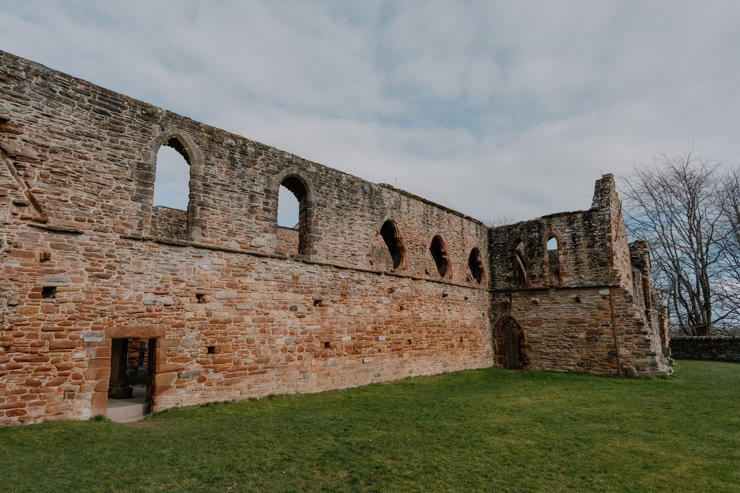 Kilmorack Gallery, Beauly Priory and lunch on the square