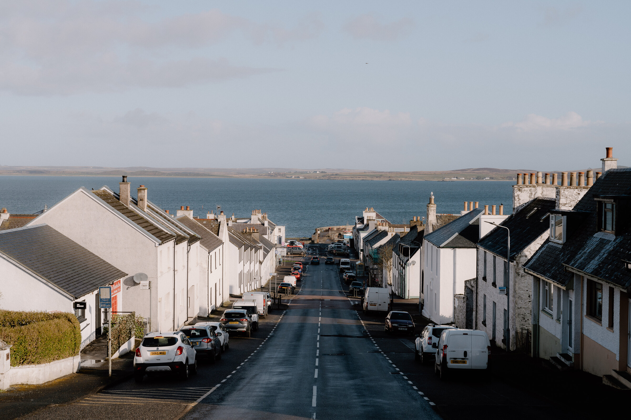 Bowmore Pier at sunset and supper at Peatzeria