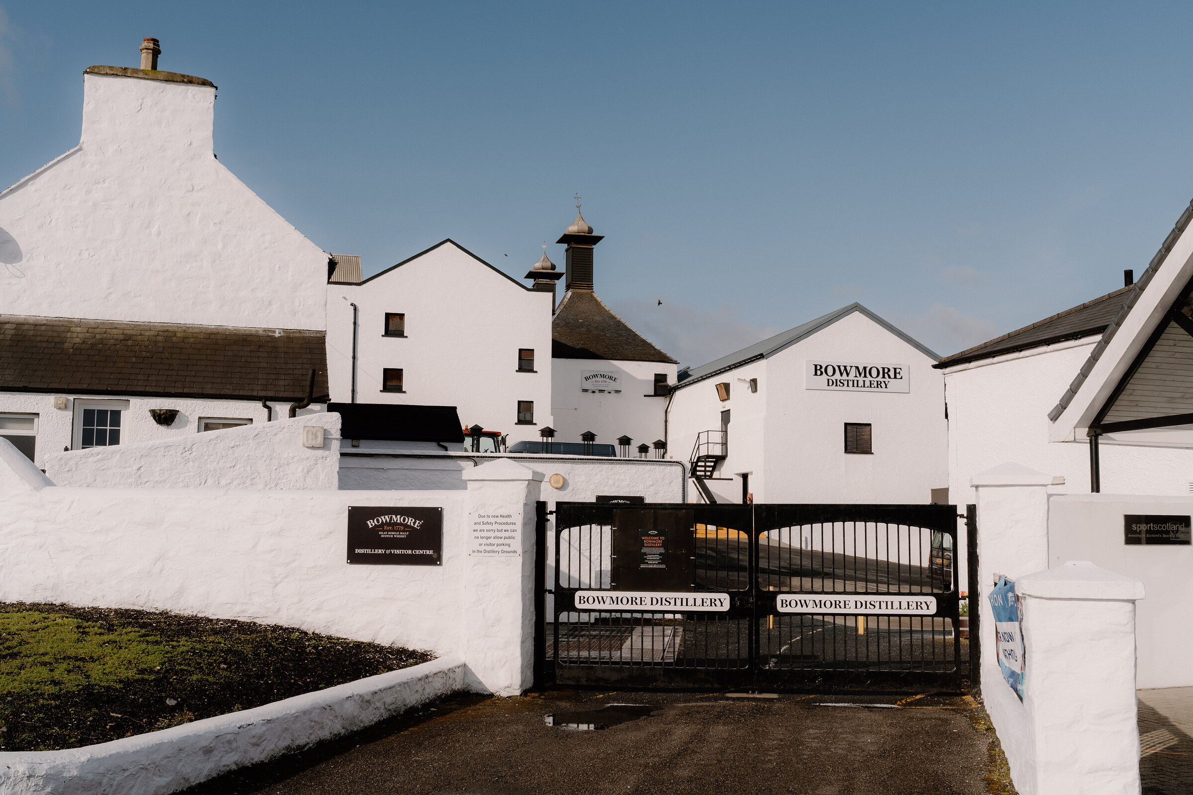 Bowmore Distillery and lunch at the Bowmore Hotel