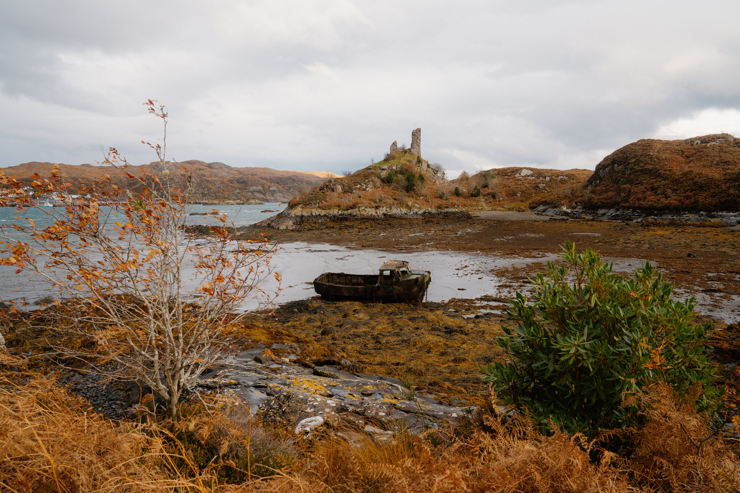 A shore walk to Castle Moil at Kyleakin
