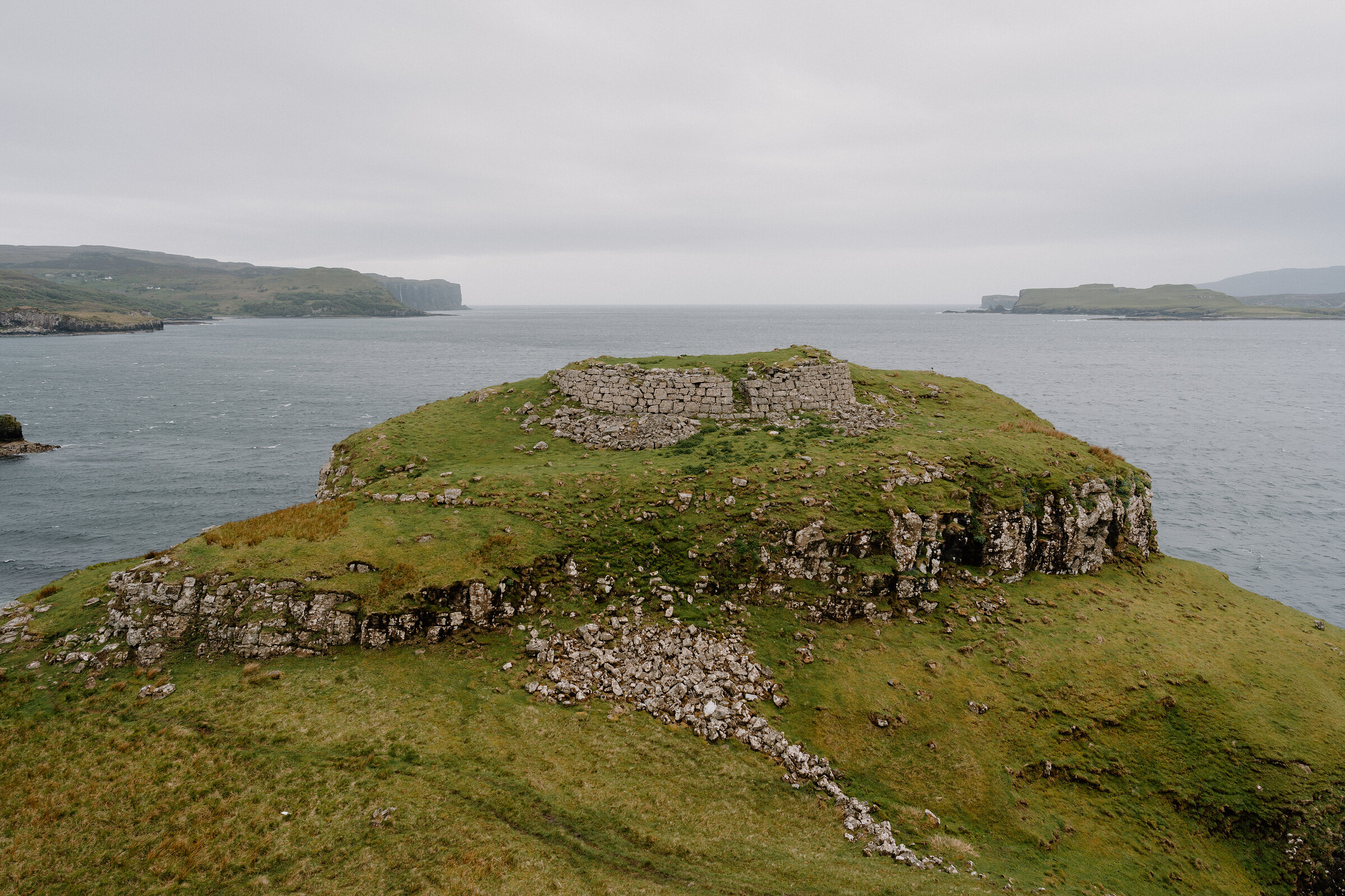 A walk to Dun Ardtreck and Ardtreck Point lighthouse