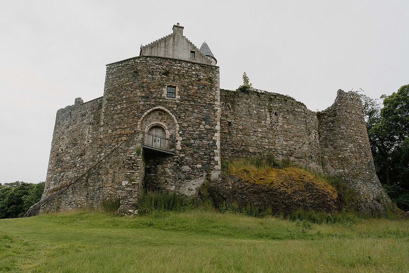 Dunstaffnage Castle and lunch at the Oyster Inn