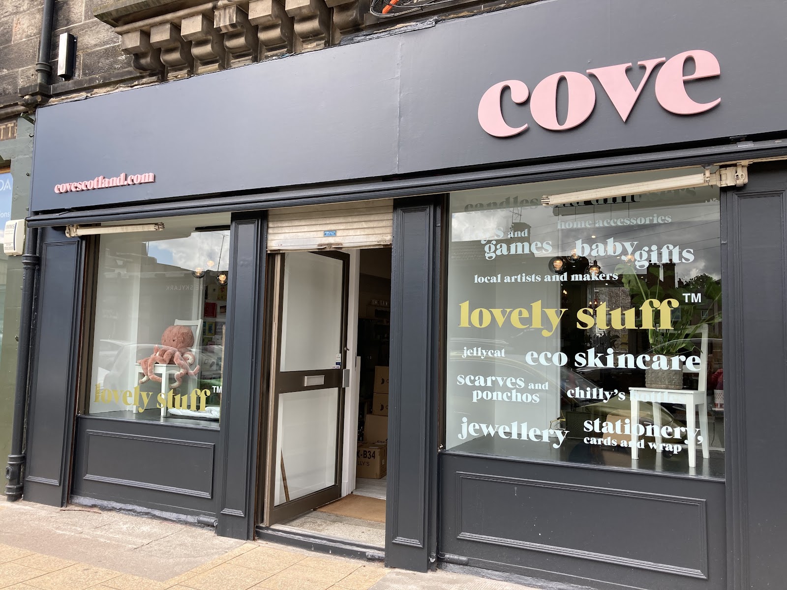 Cove shop front listing gifts, skincare and jewellery, covescotland.com signage above