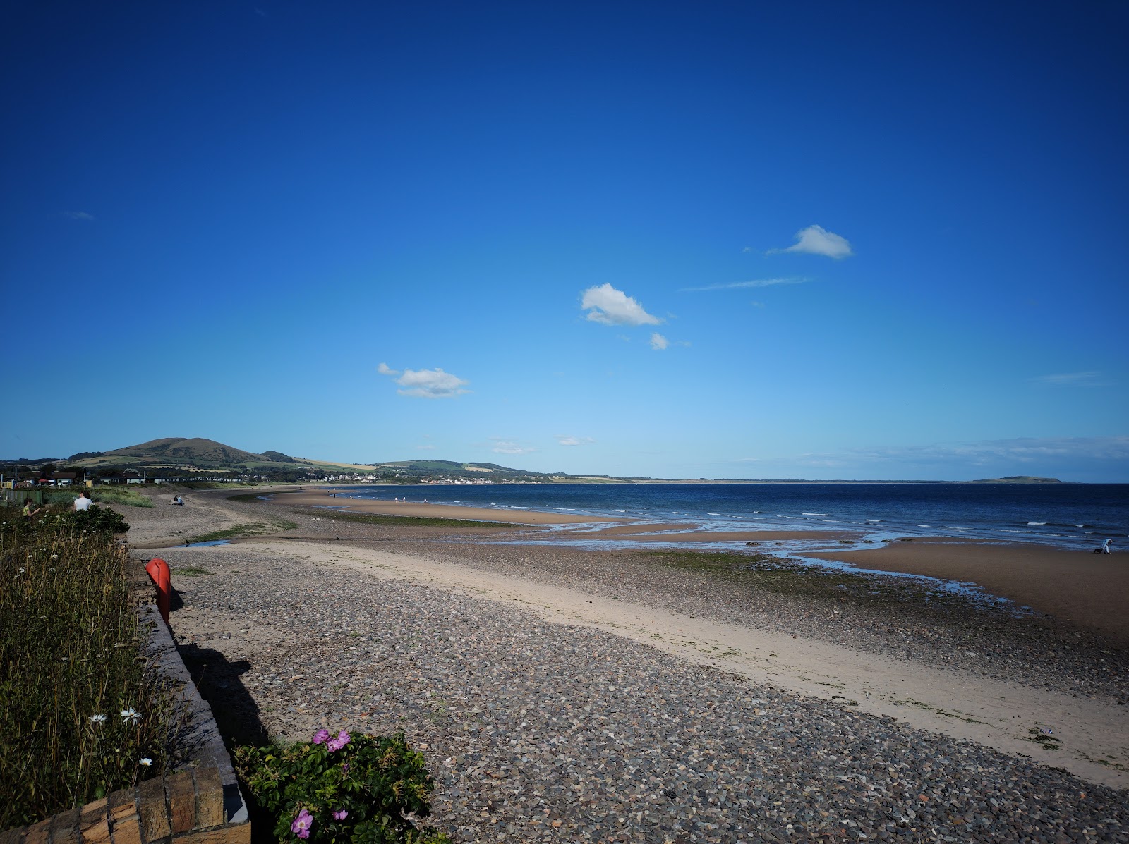 Leven Beach, a long stretch of sand and shingle curving along Largo Bay.