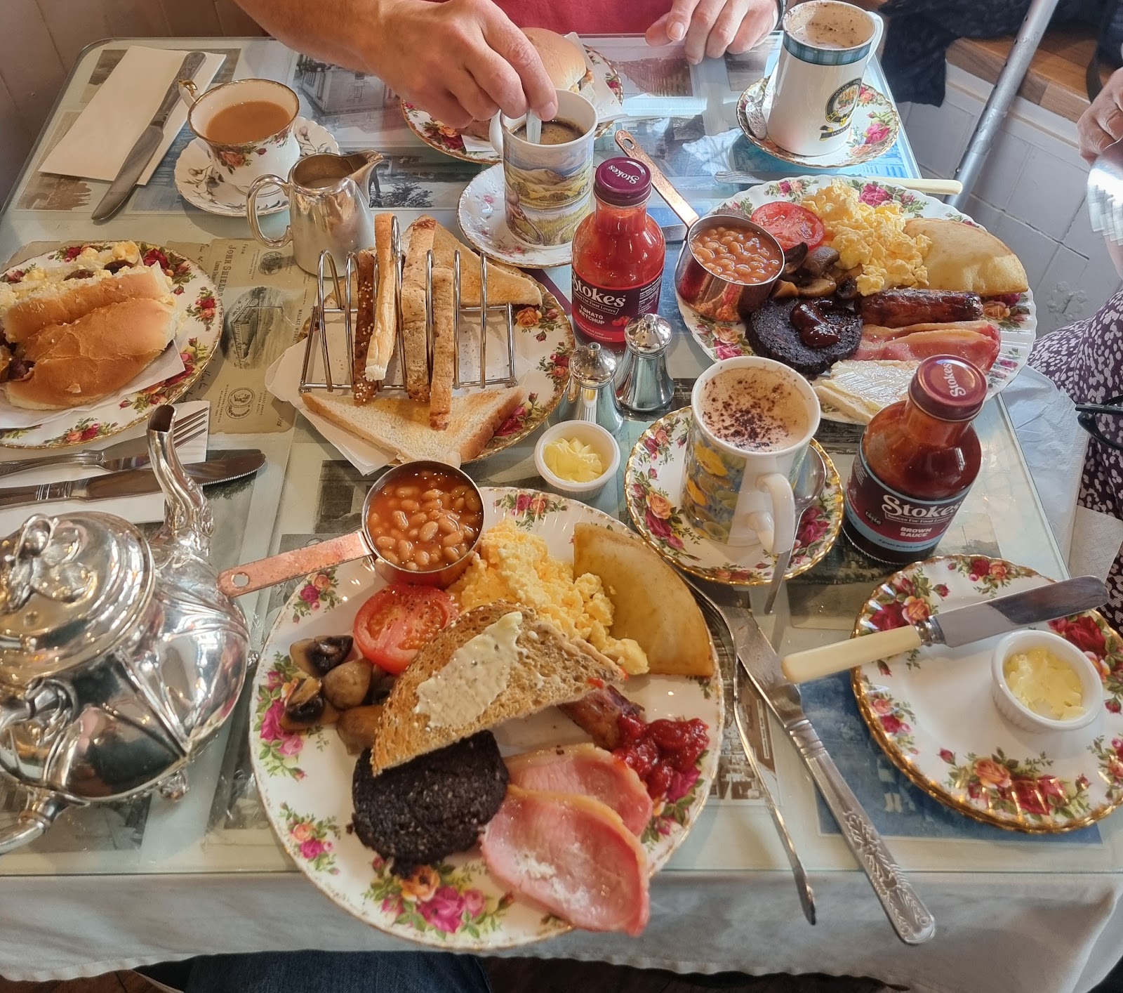 A table of breakfasts and pots of tea at Effie's of Perth.