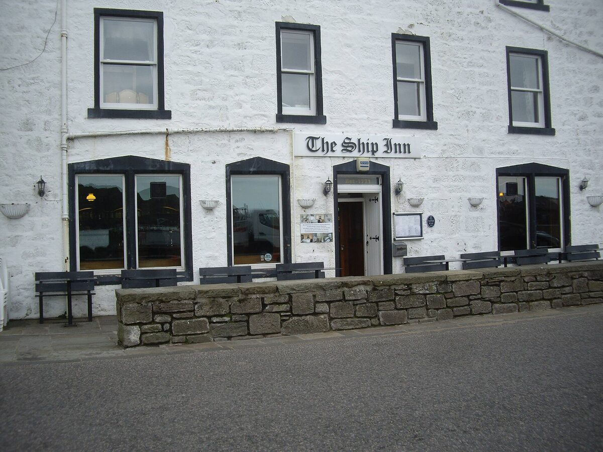 The white front of the Ship Inn on Stonehaven harbour.