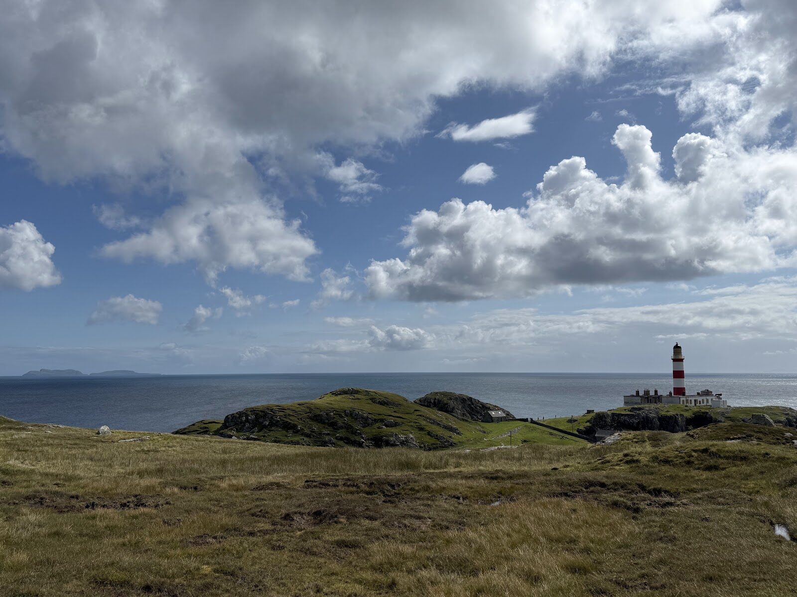 A walk to Eilean Glas lighthouse on Scalpay