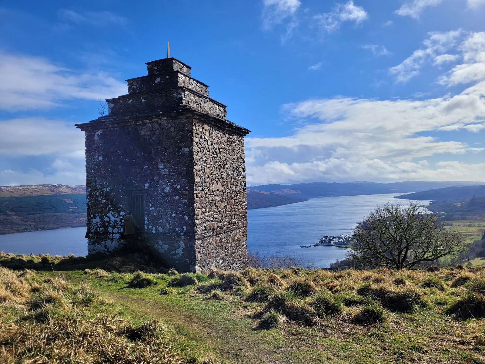 A walk up Dun na Cuaiche above Inveraray Castle
