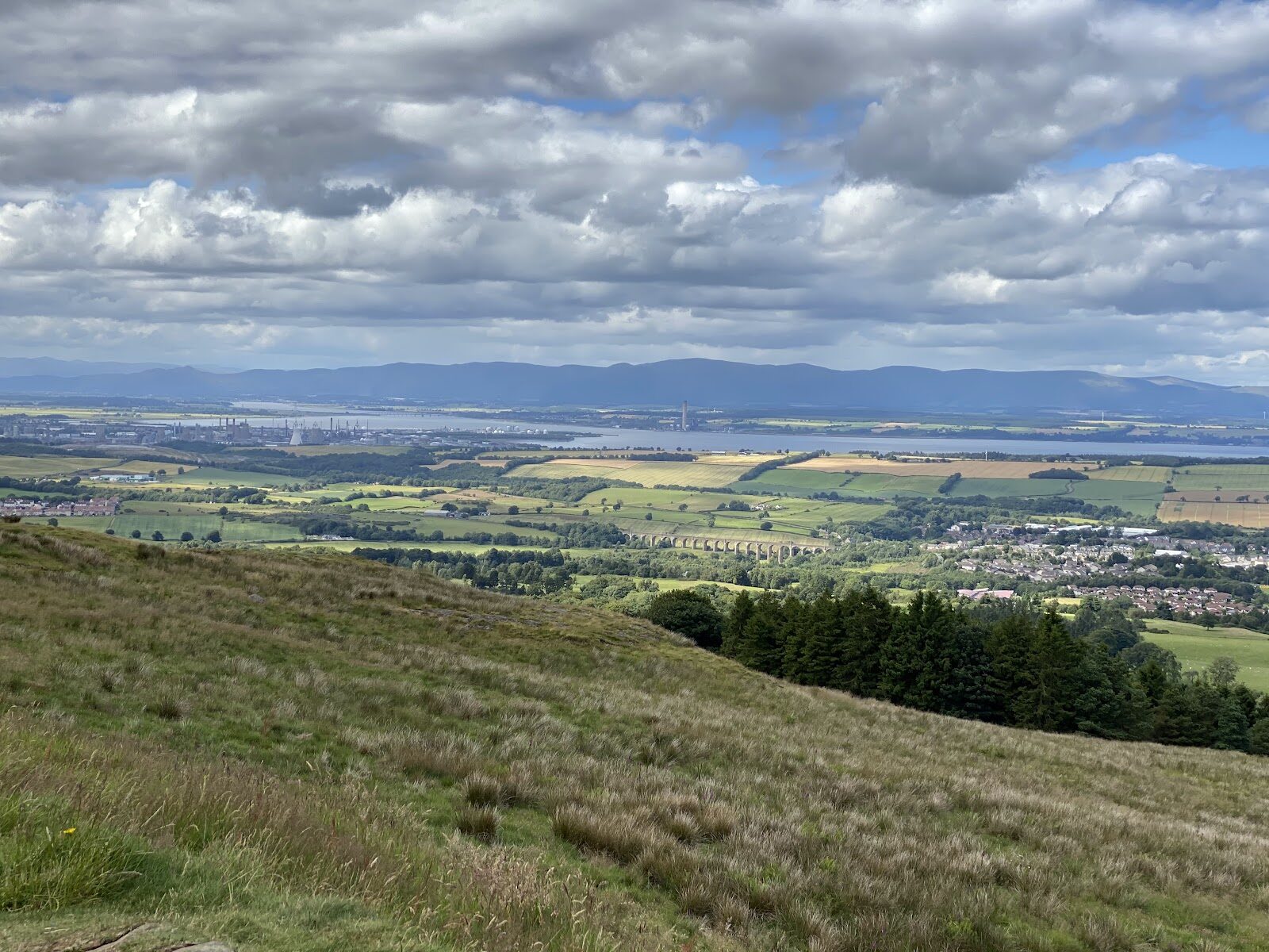 A walk up Cockleroy from Beecraigs Country Park