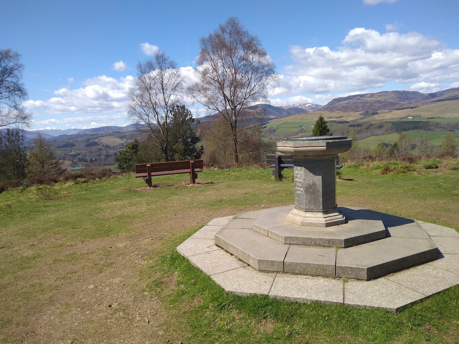 A walk up the Knock of Crieff
