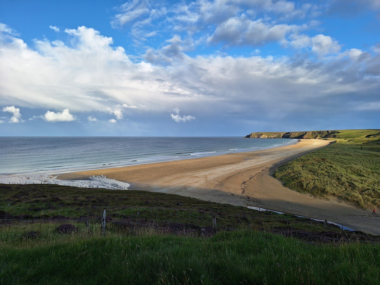 A pony ride on Traigh Mhòr, Tolsta