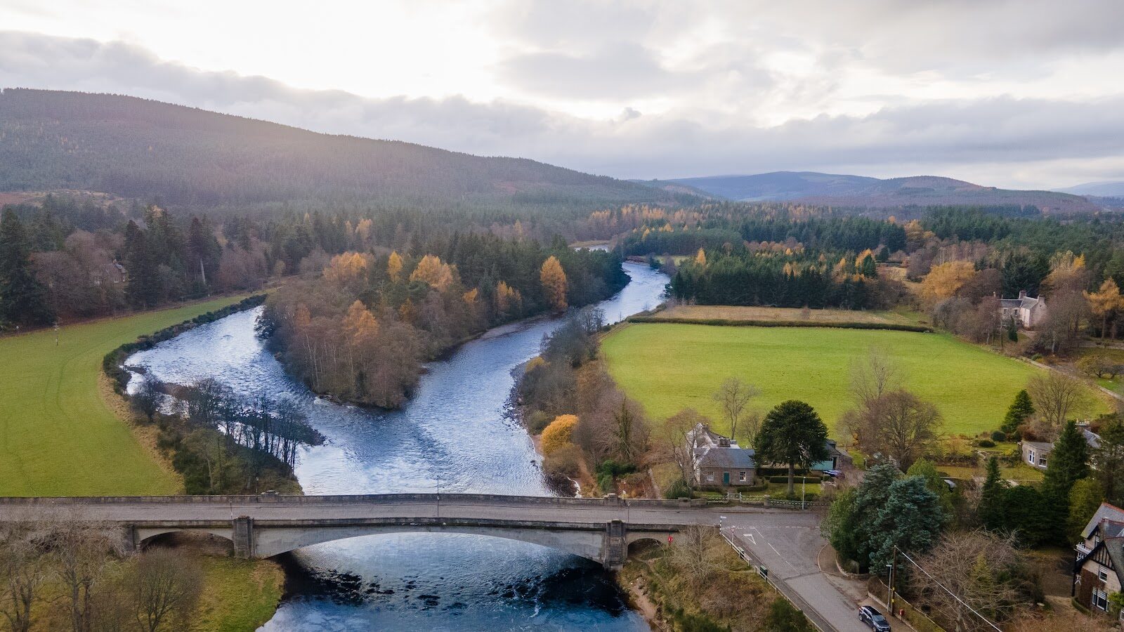 Aboyne Green and a pint at the Boat Inn
