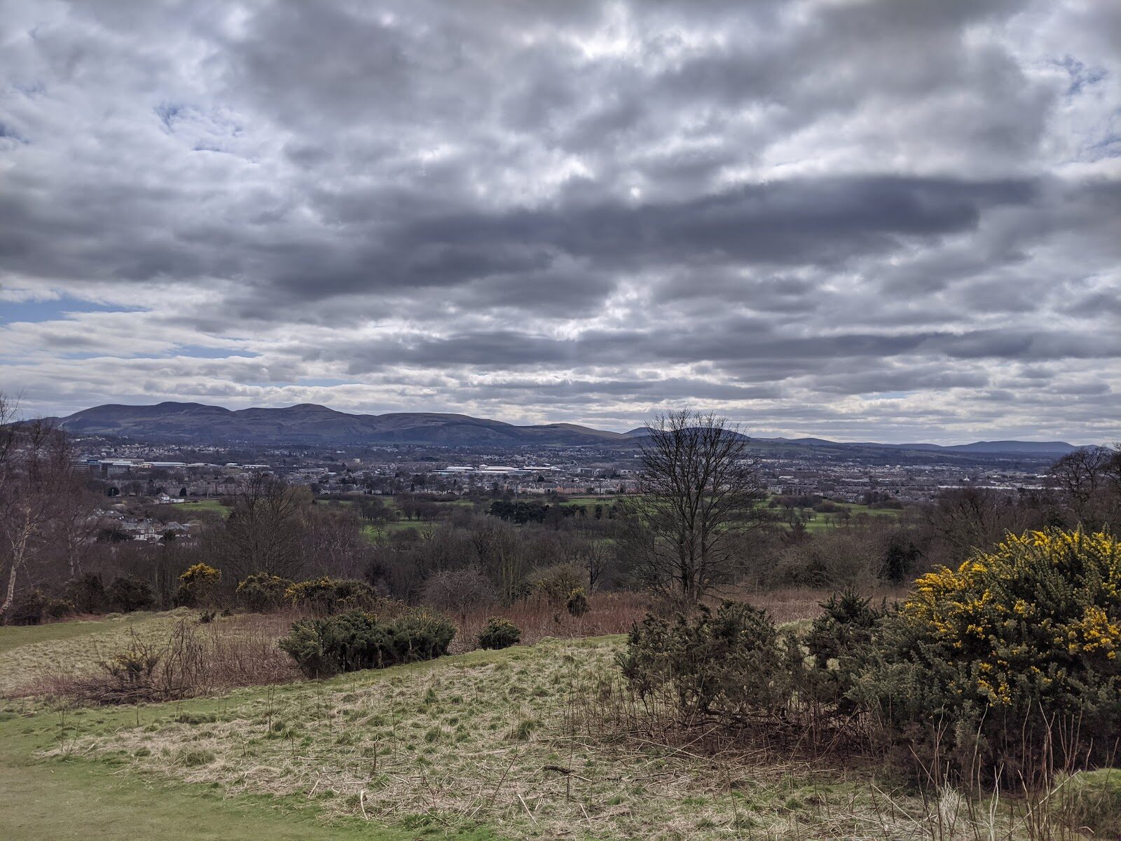 A walk on Corstorphine Hill to its tower