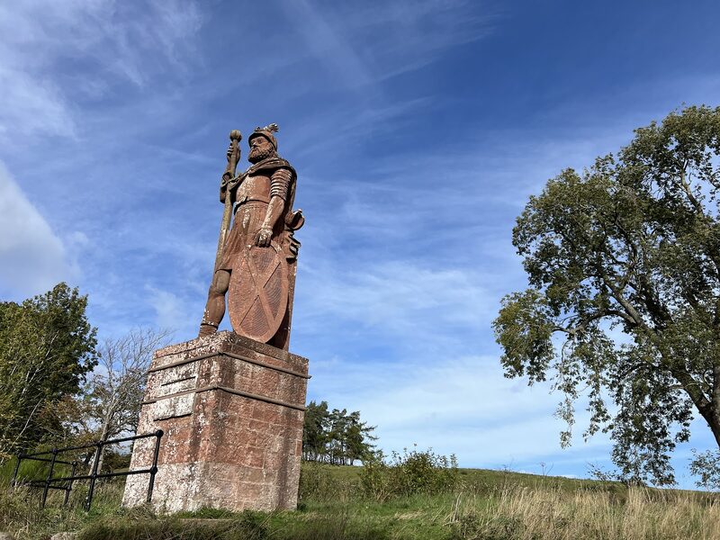 Wallace Statue