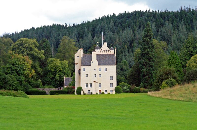 Aboyne Castle avenues