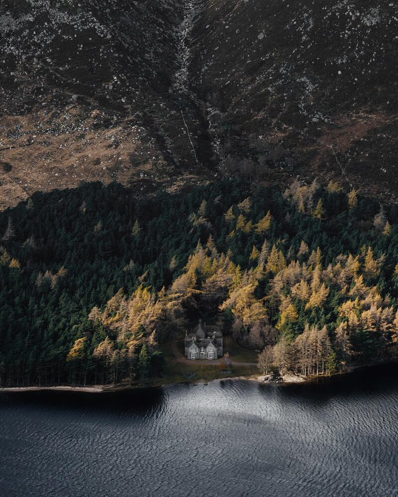 The shore at Glas-allt-Shiel