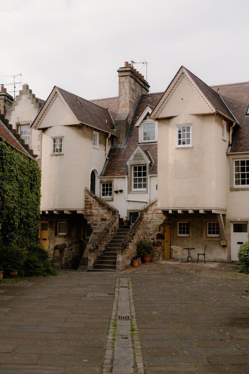 White Horse Close